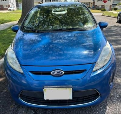 Blue 2011 Ford Fiesta SE