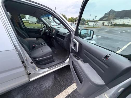 Silver 2006 Honda Ridgeline RT