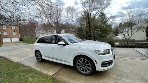 Photo 3 of 6 of 2017 Audi Q7 3.0T Premium