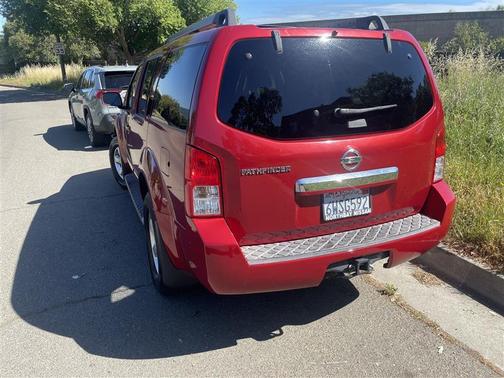 Red 2012 Nissan Pathfinder SV