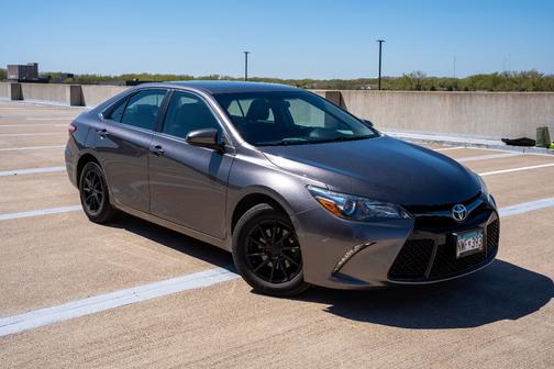 Gray 2016 Toyota Camry XSE