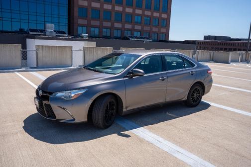 Gray 2016 Toyota Camry XSE
