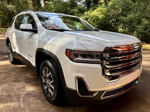 White 2020 GMC Acadia SLE