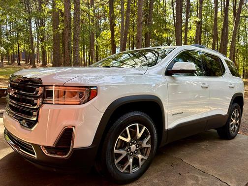 White 2020 GMC Acadia SLE