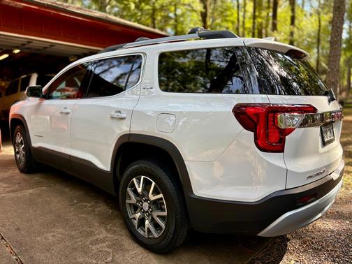 White 2020 GMC Acadia SLE
