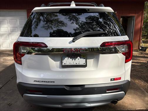 White 2020 GMC Acadia SLE