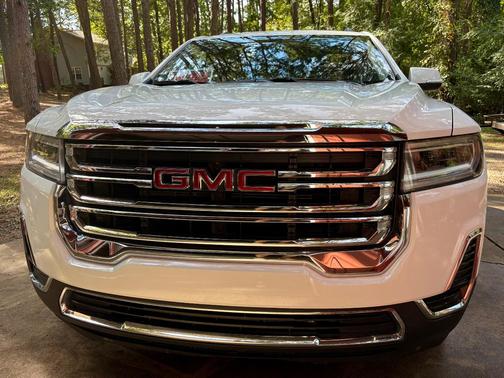 White 2020 GMC Acadia SLE