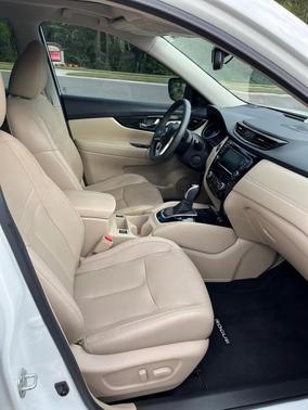 White 2020 Nissan Rogue SL