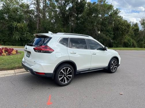 White 2020 Nissan Rogue SL