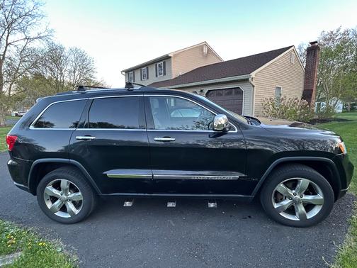 Black 2012 Jeep Grand Cherokee Overland