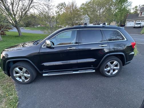 Black 2012 Jeep Grand Cherokee Overland