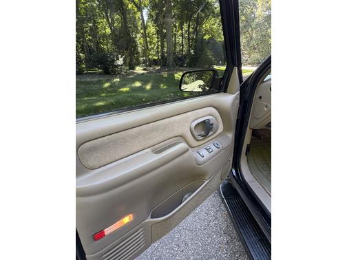 1999 Chevrolet Tahoe Base