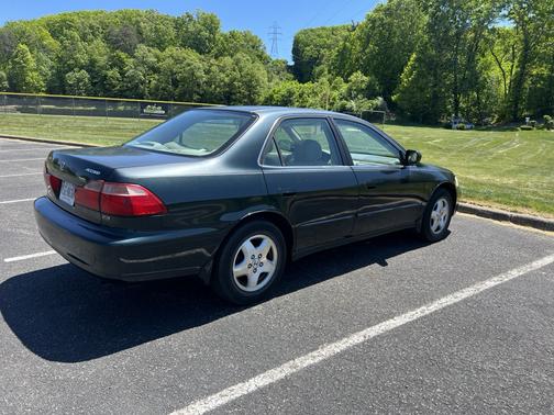 Green 2000 Honda Accord EX-L