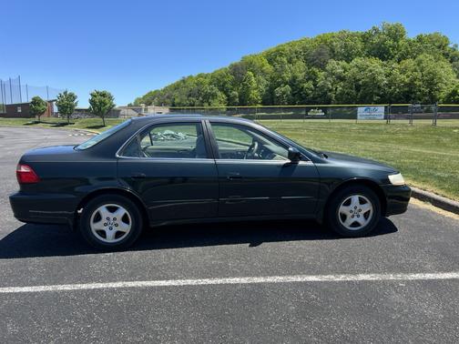 Green 2000 Honda Accord EX-L