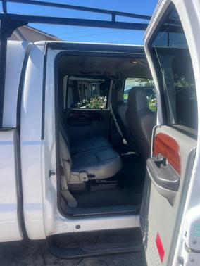 White 2006 Ford F-350 Lariat Crew Cab Super Duty