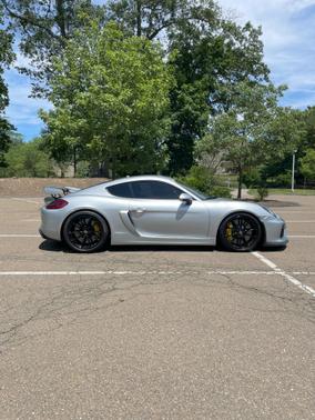 2016 Porsche Cayman GT4