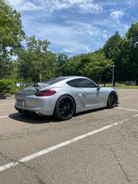 2016 Porsche Cayman GT4