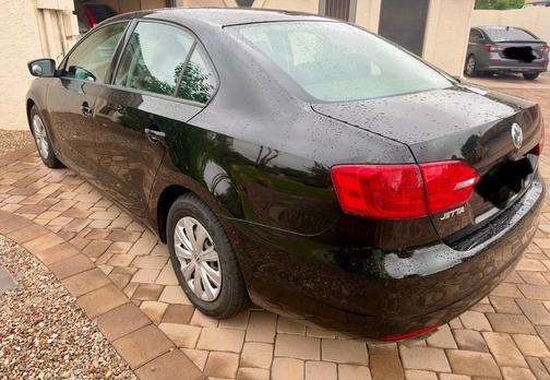 Black 2011 Volkswagen Jetta S