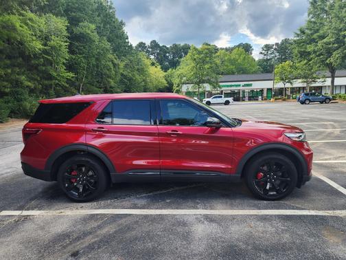 2022 Ford Explorer ST