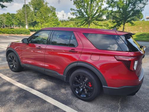 2022 Ford Explorer ST