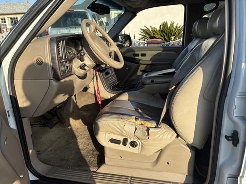 2002 GMC Yukon Denali