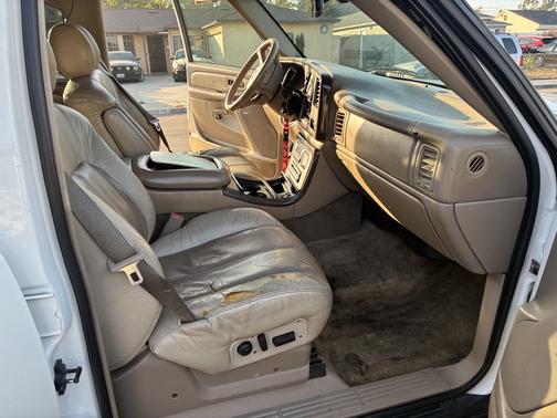 2002 GMC Yukon Denali