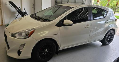 2016 Toyota Prius c One