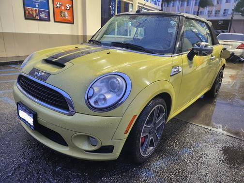 Yellow 2009 MINI Cooper John Cooper Works