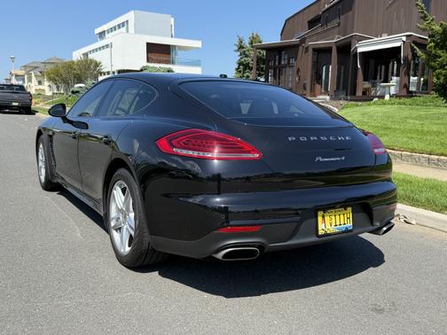 2014 Porsche Panamera 4