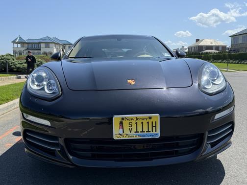 2014 Porsche Panamera 4