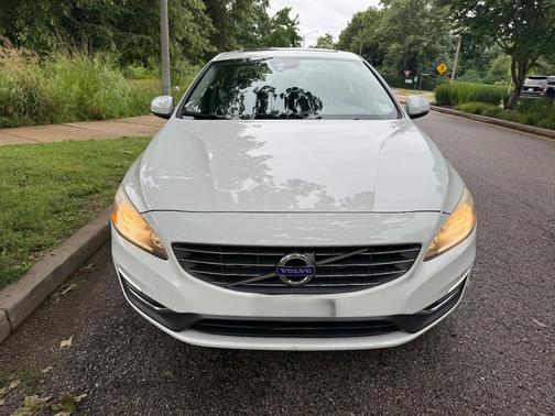 White 2014 Volvo S60 T5