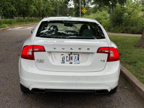 White 2014 Volvo S60 T5