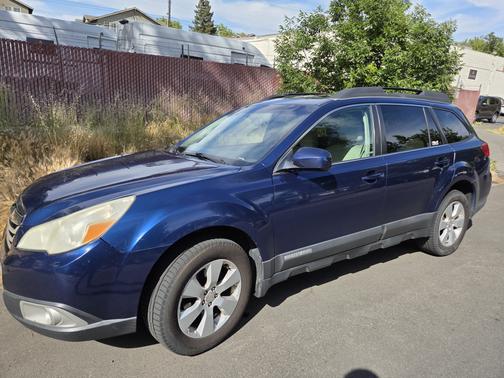 2010 Subaru Outback 2.5 i Premium