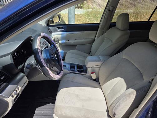 2010 Subaru Outback 2.5 i Premium