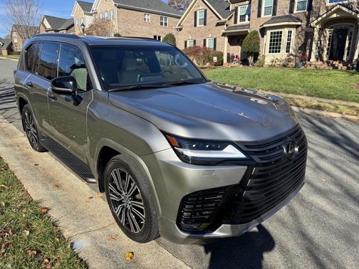 2023 Lexus LX 600 Luxury