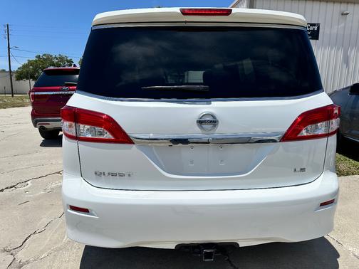 2012 Nissan Quest LE