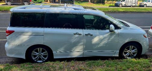 White 2012 Nissan Quest LE