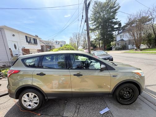 Green 2013 Ford Escape S