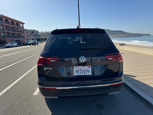 2021 Volkswagen Tiguan 2.0T SE R-Line Black