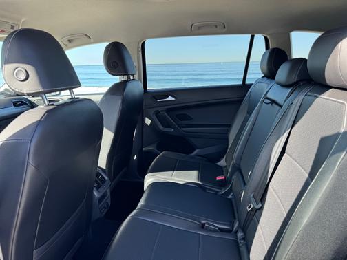 2021 Volkswagen Tiguan 2.0T SE R-Line Black