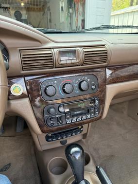 Red 2004 Chrysler Sebring LXi