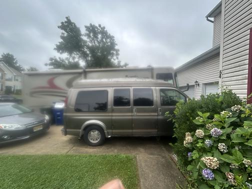 Brown 2000 Chevrolet Express 1500 Base