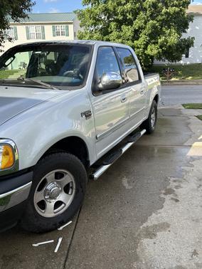 Silver 2002 Ford F-150 XLT SuperCrew