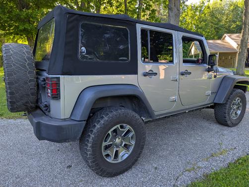 Silver 2013 Jeep Wrangler Unlimited Rubicon