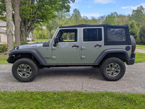 Silver 2013 Jeep Wrangler Unlimited Rubicon