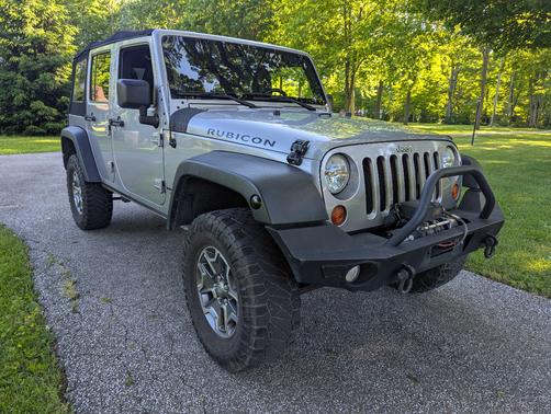 Silver 2013 Jeep Wrangler Unlimited Rubicon