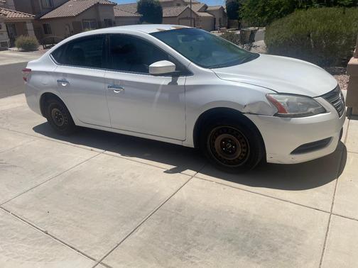 White 2015 Nissan Sentra SV