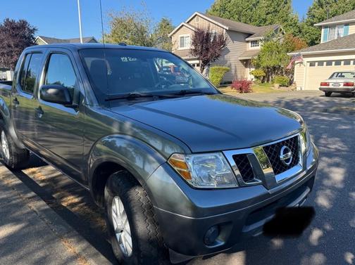 Gray 2016 Nissan Frontier SV