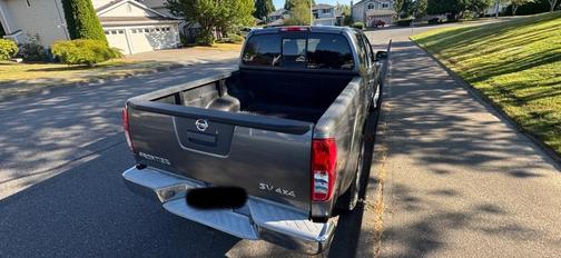 Gray 2016 Nissan Frontier SV