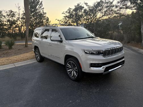 2022 Jeep Grand Wagoneer Series III